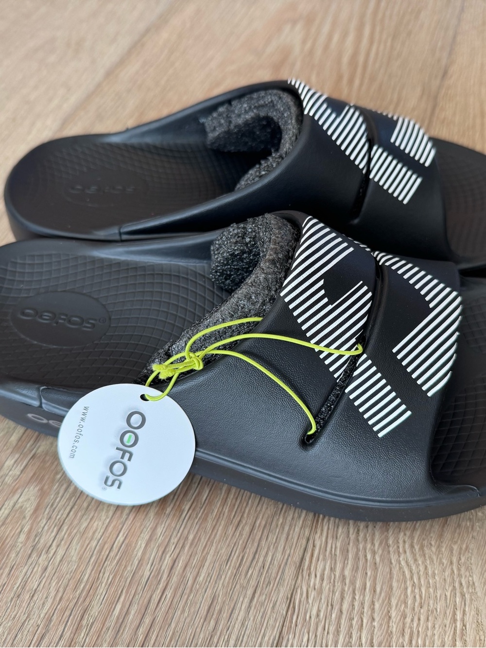 OOFOS OOAHH Unisex FootJoy Logoed Black Slide Sandals M9/W11/EU42 - Picture 3 of 9